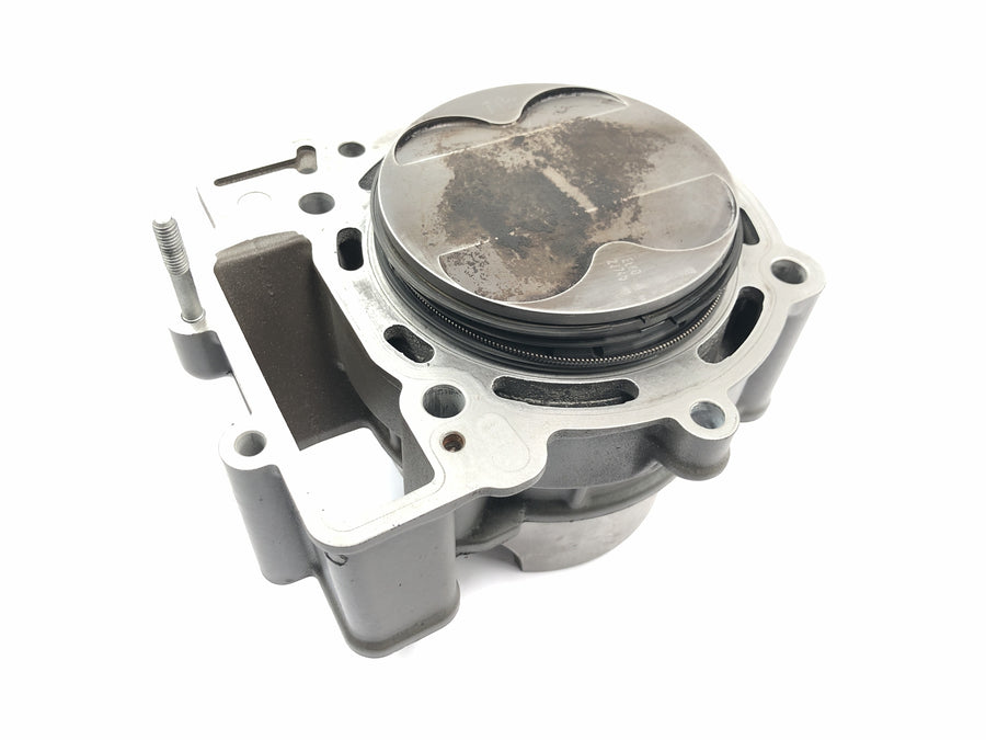 KTM 950 Adventure LC8 [2004] - sylinder med stempel foran