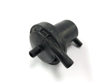 Honda NX 650 RD08 [1995] - veivhusdeteksjonsventil eksosluftsventilolje separator