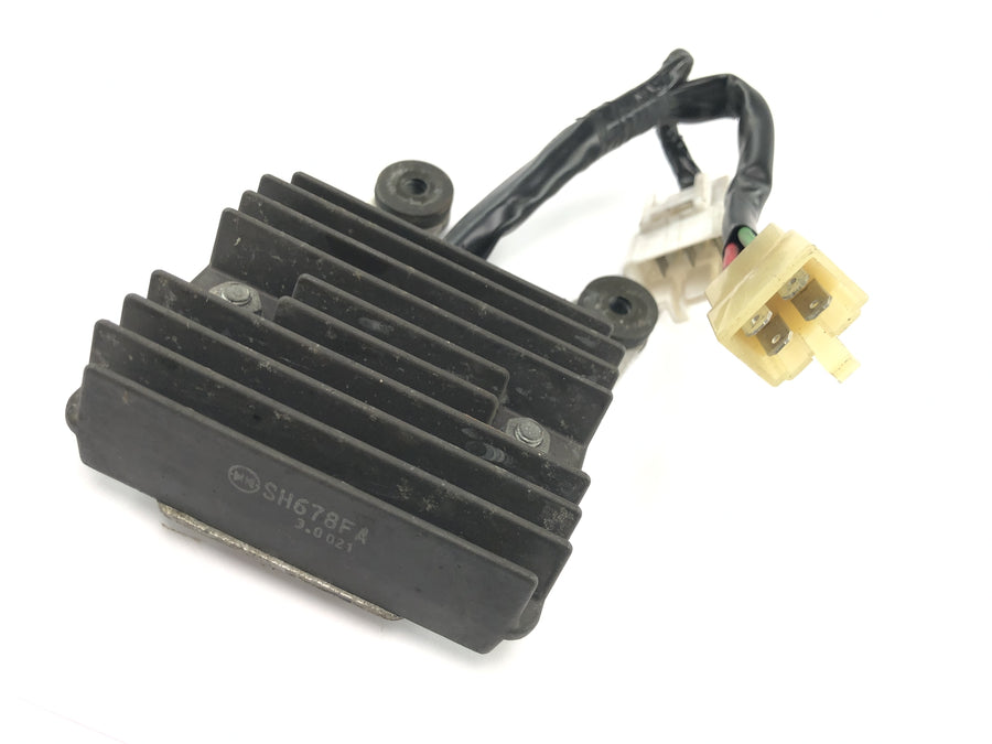 Honda CBR 600 RR PC37 [2004] - Spenningsregulator likeretterregulator