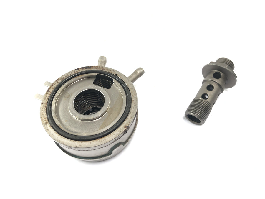 Honda ST 1100 SC26 Pan European [1990] - Oljekjøler oljefilterhus oljefilteradapter