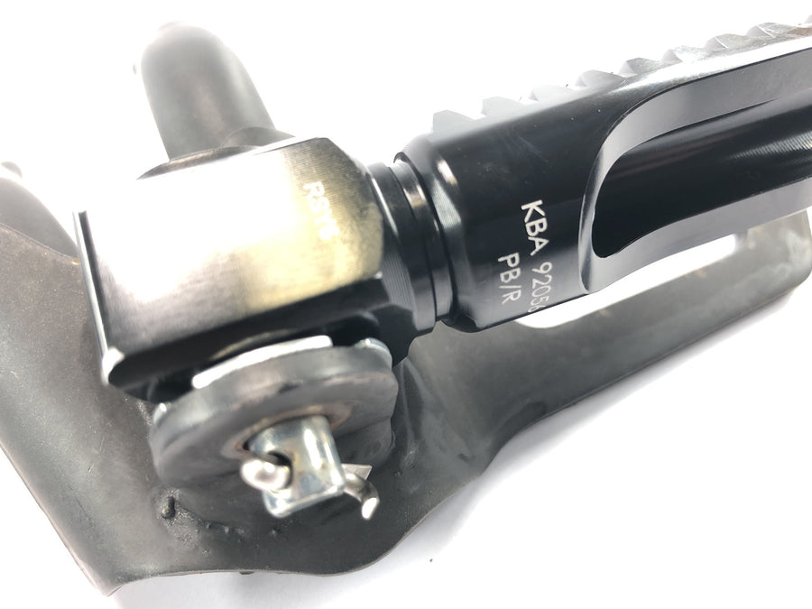 Yamaha MT 03 RM02 [2007] - Fotstøttesystem passasjer fotstøtteholder bakre par