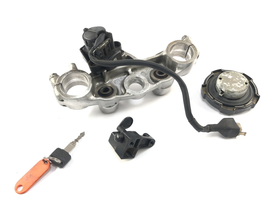 Honda NX 650 RD02 [1989] - Låsesmed Ignition Lock Tank Lock Helmschloss Gabelbrücke ovenfor