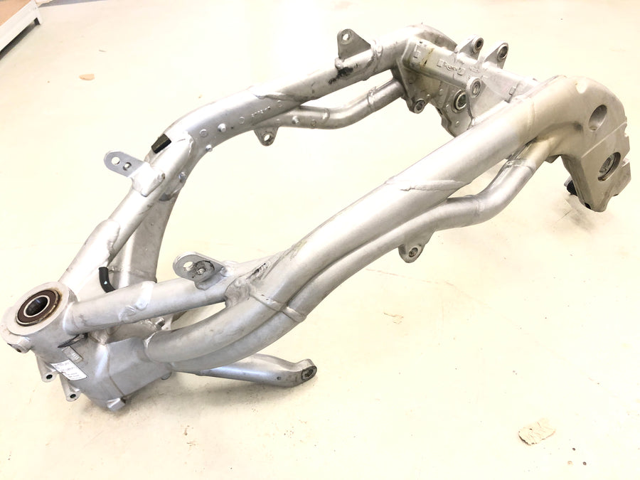 Triumph Daytona 955i T595 [1999] - ramme med papirer