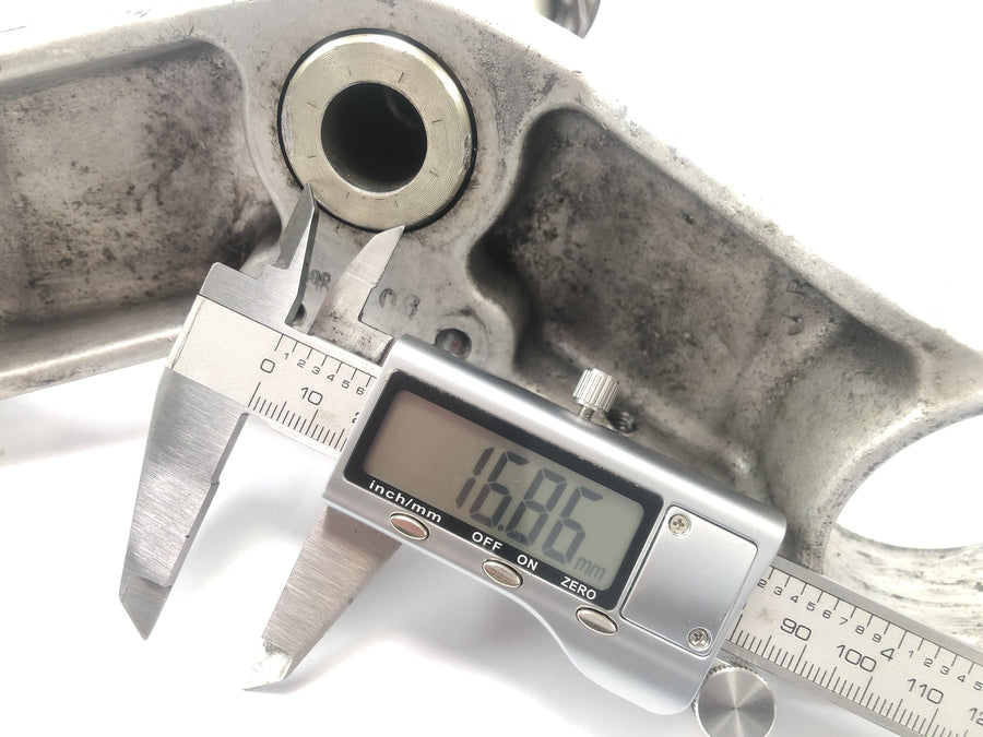 Yamaha YZF R1 RN01 [1998] - Fork Bridge nedenfor