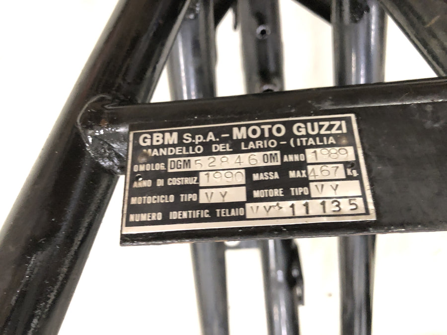 Moto Guzzi California III VY Integrale [1990] - Ramme med papirer