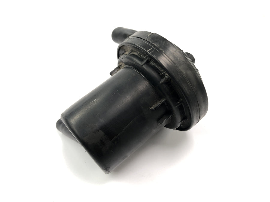 Honda NX 650 RD08 [1995] - veivhusdeteksjonsventil eksosluftsventilolje separator