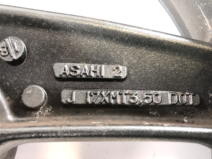 Kawasaki GPZ 1100 ZXT10E [1997] - Forhjulskanten foran forhjulkanten