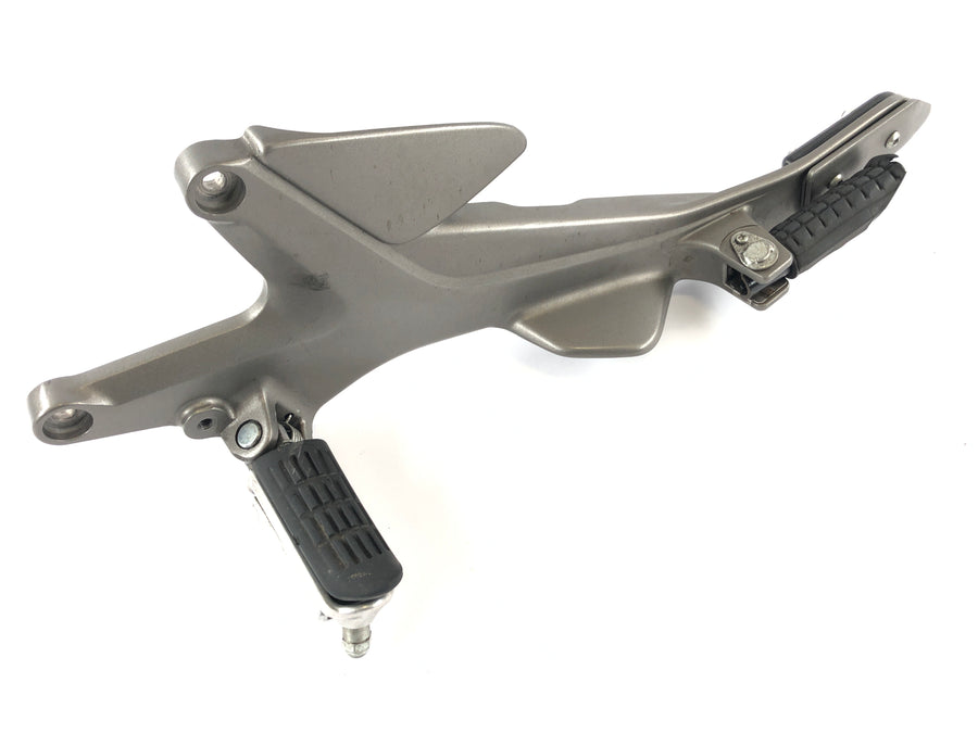 Honda CBF 1000 A SC58 [2006] - Fotstøtteplate igjen