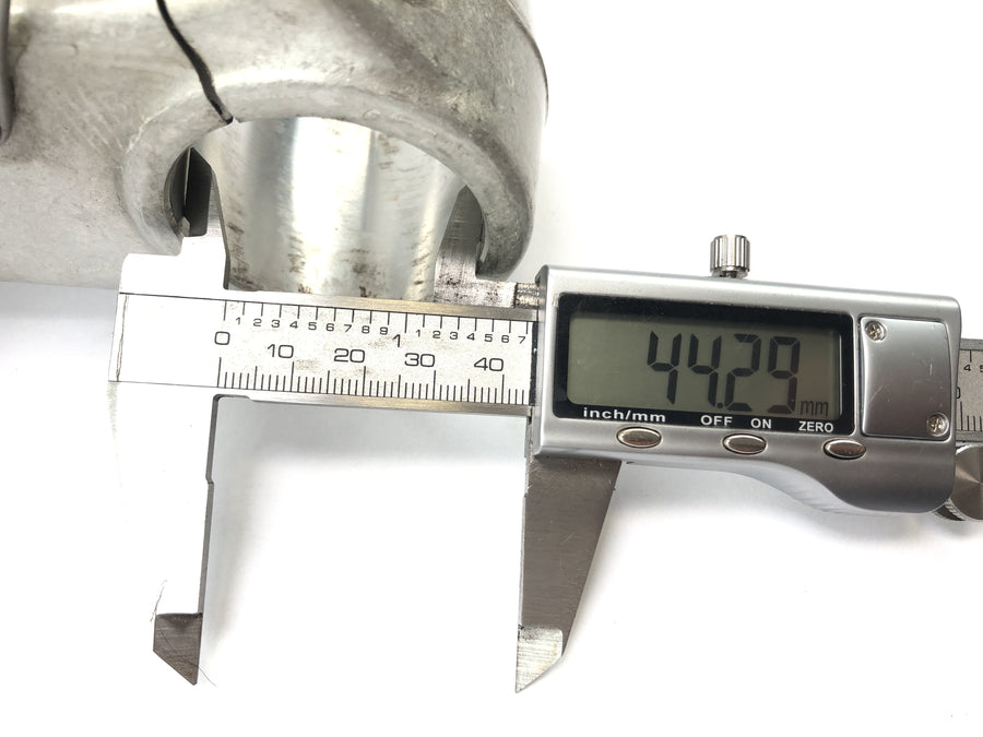 Triumph Daytona 955i T595N [2003] - Fork Bridge nedenfor