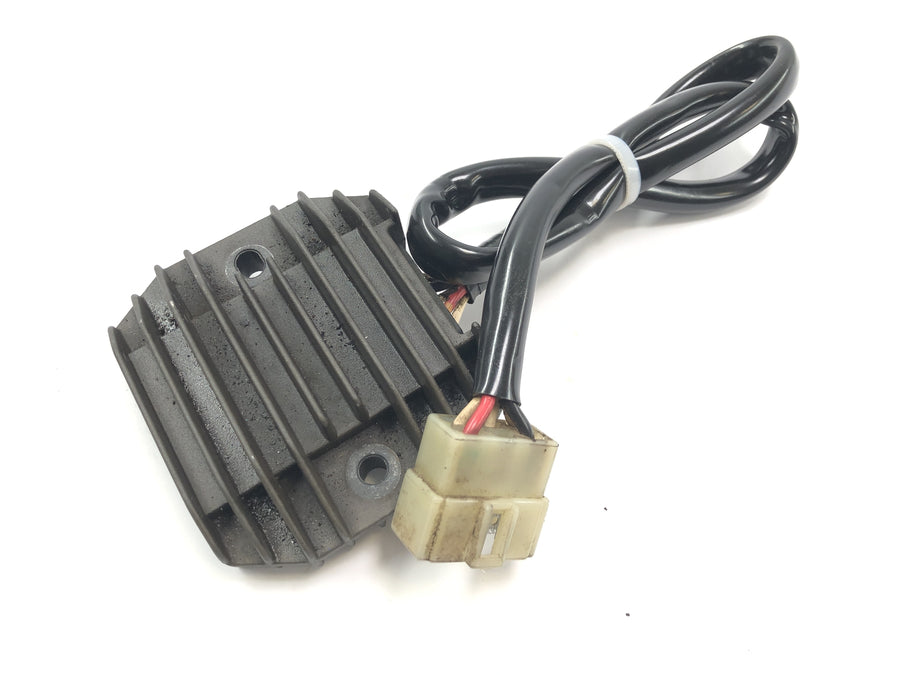 Yamaha XVS 650 Drag Star VM03 [2001] - Kontroller likeretterspenningsregulator