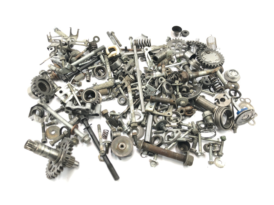 Suzuki RM Z 250 RJ41A [2007] - gjenværende deler og skruer blandet masse små deler