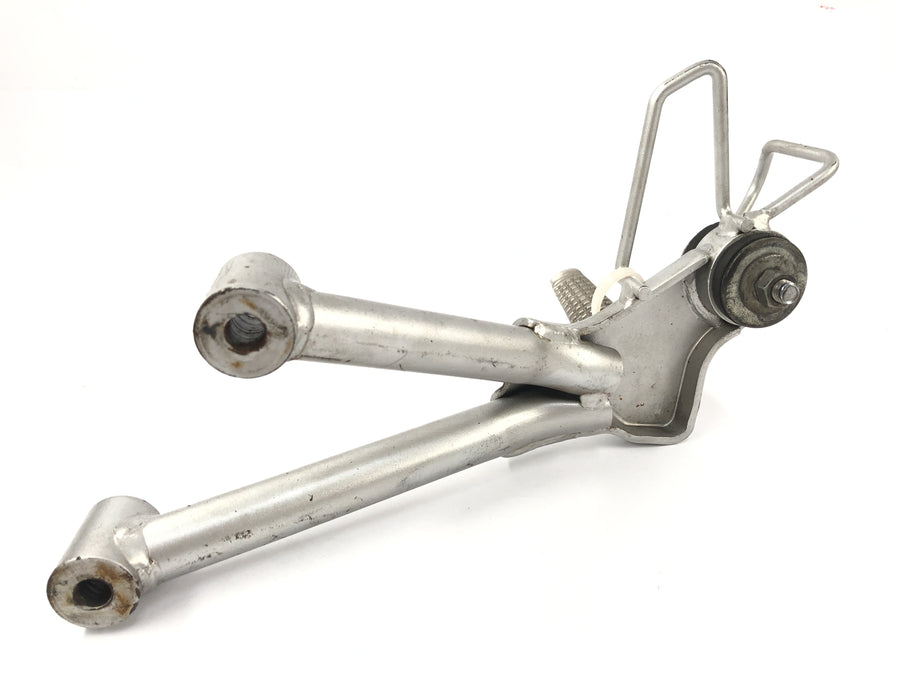 Suzuki GSX R 1100 GV73B [1990] - Driverens fotstøtte rett med holder