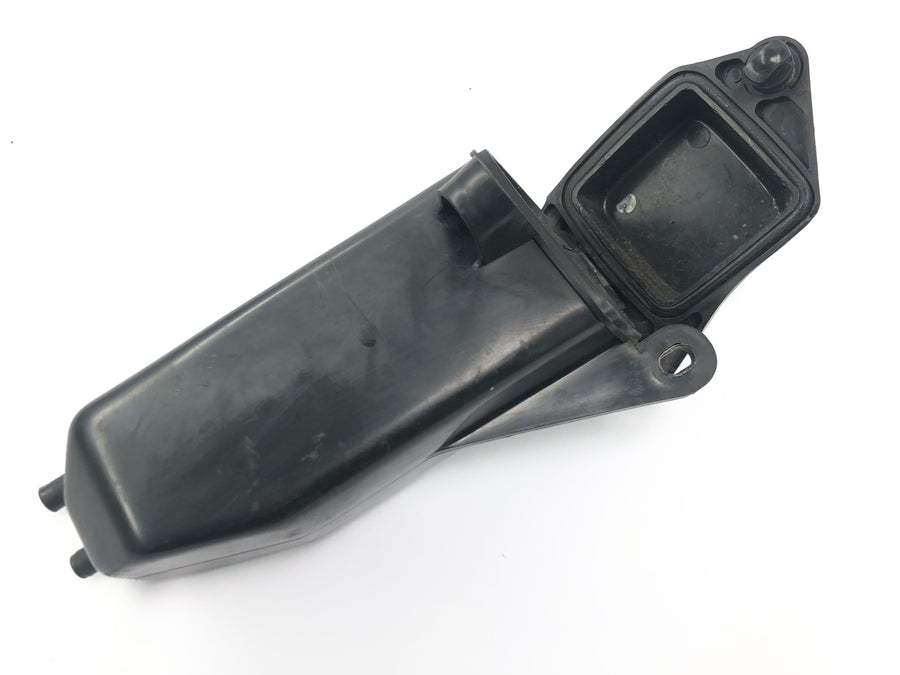 Honda NX 650 Dominator RD02 [1994] - Oppbevaringsrom for verktøykasse