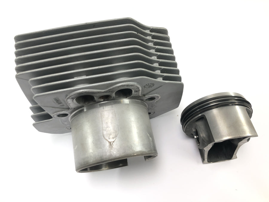 Moto Guzzi V11 Sport [1999] - sylinder med stempel til venstre