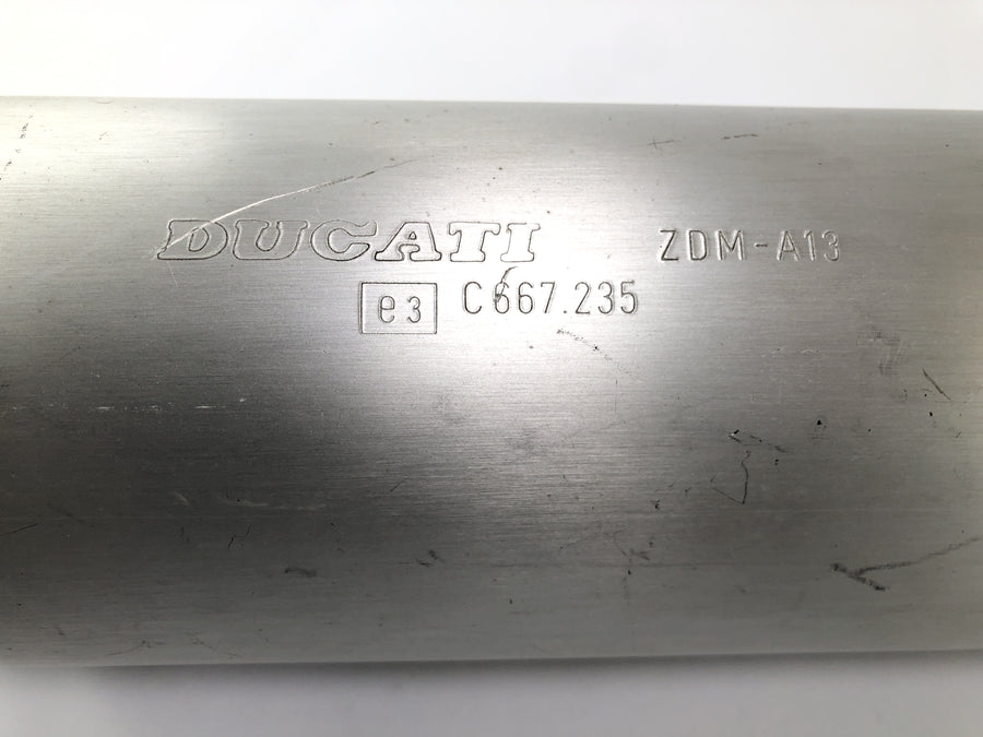 Ducati Monster M600 [1995] - Eksosendens lyddemper lyddemper til høyre med tegn på slitasje