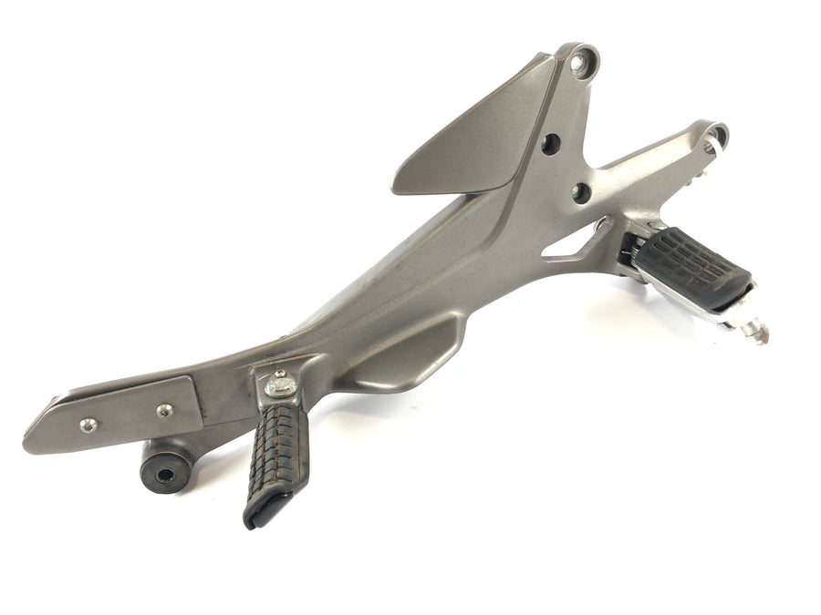 Honda CBF 1000 A SC58 [2006] - Fotstøtteplate til høyre