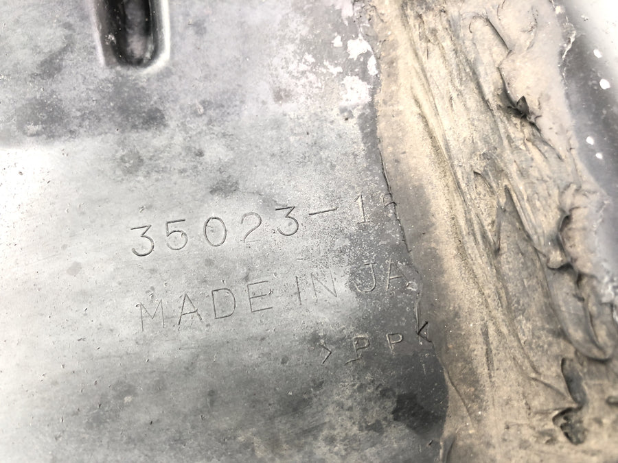 Kawasaki ZR7 ZR750F [1999] - Batterikontainerholderdeksel på bakplaten
