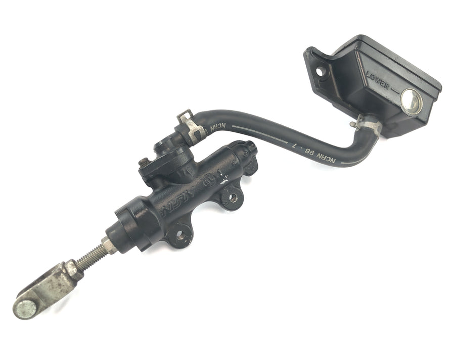 Suzuki Intruder VL 1500 AL [2000] - Hovedsylinder for bremsepumpe bak