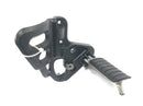 Triumph Tiger 955i 709EN [2003] - Førerfotstøtte til høyre med holder for fotstøttesystemet-1