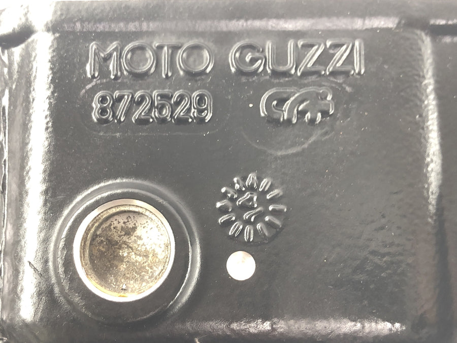 Moto Guzzi Stelvio 1200 8V [2016] - sylinderhodet ventilhode høyre