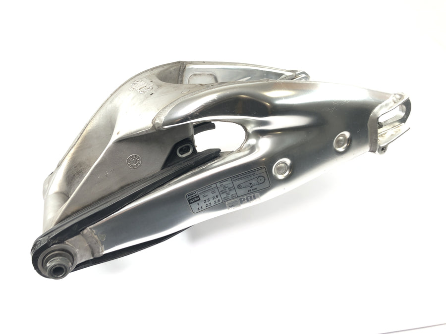 Aprilia RSV 1000 RP Mille [2001] - Svingarm bakhjul svingarm