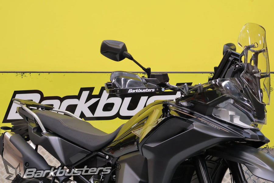 Ducati Multistrada V4 [BARKBUSTERS] – maskinvaresett – topunktsmontering nærbilde