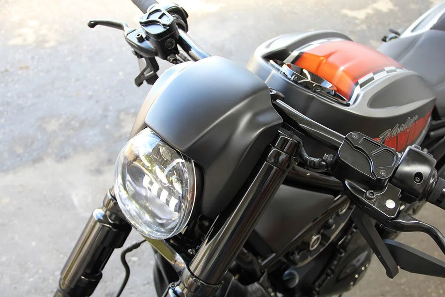 Harley Davidson V-Rod [CULT WERK] – Frontlyskledning