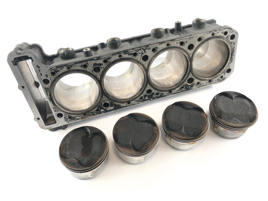 Kawasaki ZRX 1100 ZRT10C [2000] - Sylinder med stempler