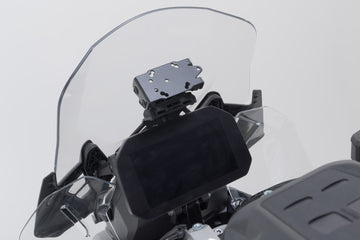 BMW R 1300 GS [2023-2026] - Navi holder i cockpiten - bilde 1