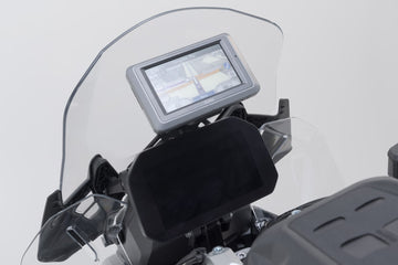 BMW R 1300 GS [2023-2026] - Navi holder i cockpiten - bilde 2
