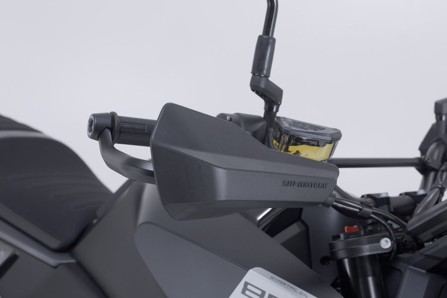 Husqvarna Svartpilen 801 [2024] - Sportshåndbeskyttersett – bilde 3