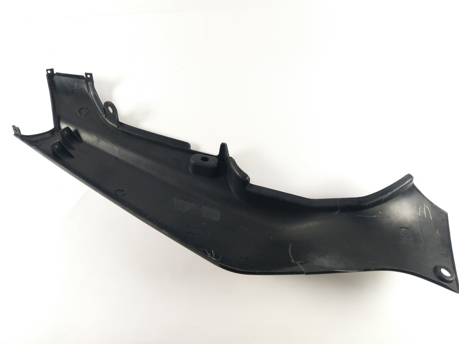 Suzuki GSX -R 750W GR7BA - CLADING SIDE DEL BØTTE VENSTRE MED CRACK