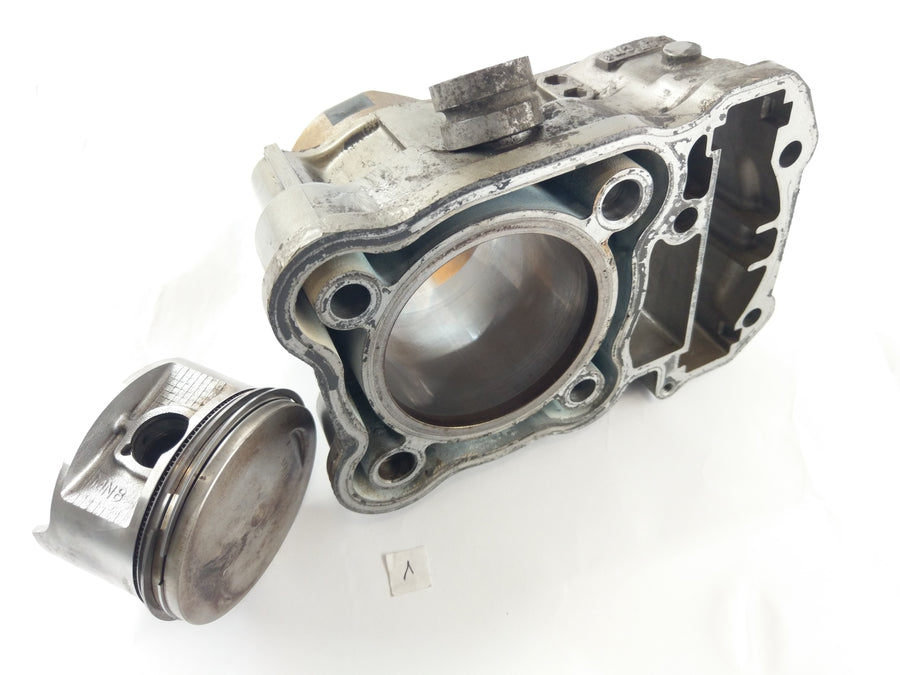 Honda XRV 650 African Twin RD03 [1989] - Sylinder med stempel