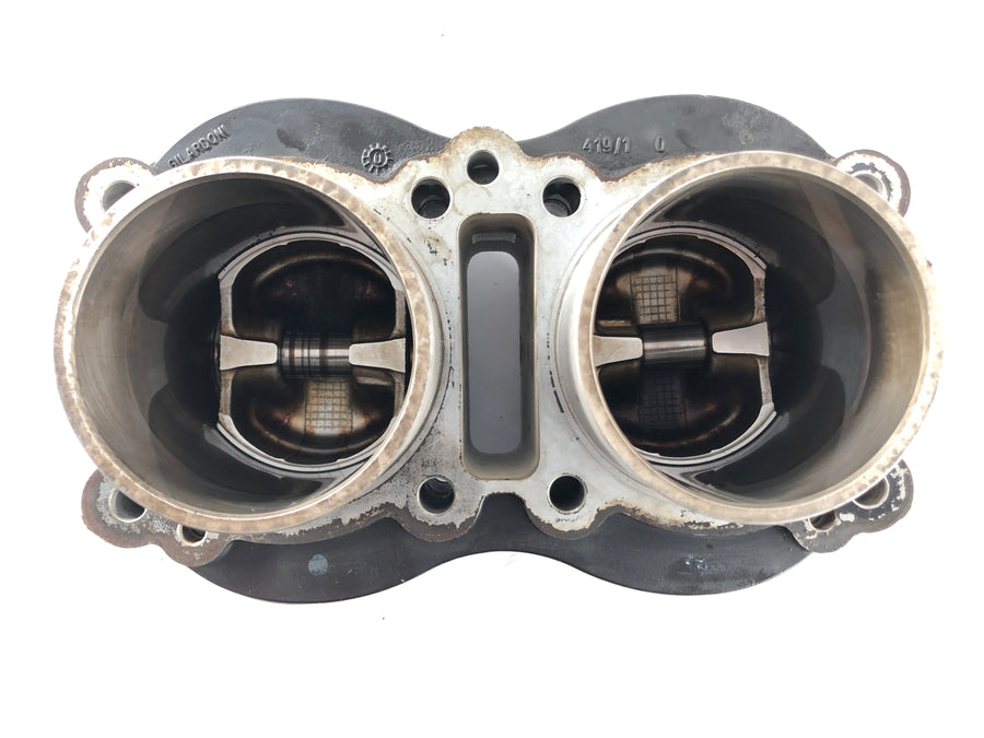 Triumph Bonneville 908MD [2001] - sylinder med stempler