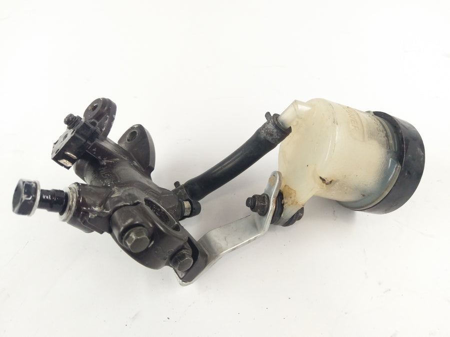 Honda CBR 1000 RR SC57 [2004] - Clutchpumpe sett fra siden